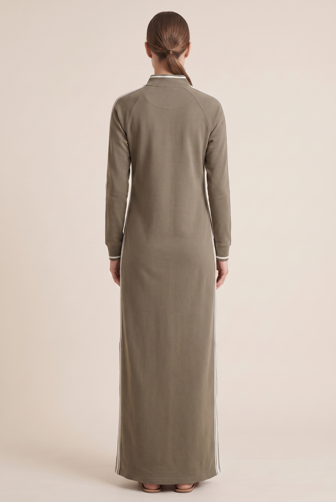 Barbara | White-Trimmed Maxi Sweatshirt Dress